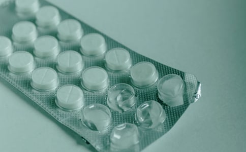 ��ҩ����600�ֺϼ�10ƪ