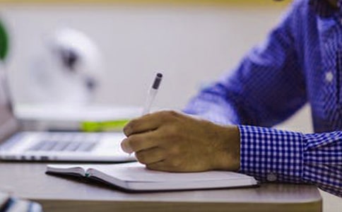 �������ն����400�֣�ͨ��9ƪ��