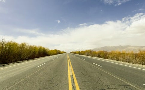 δ���Ĺ�·����300��