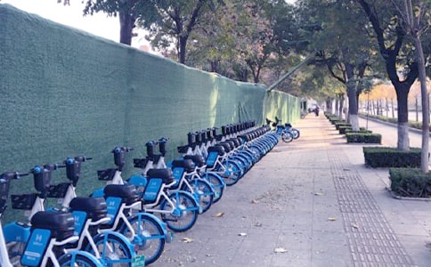 ������������600��