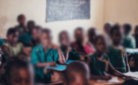 ���ض�ͯ������300��10ƪ