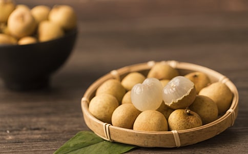 д���۵�����300����ƪ