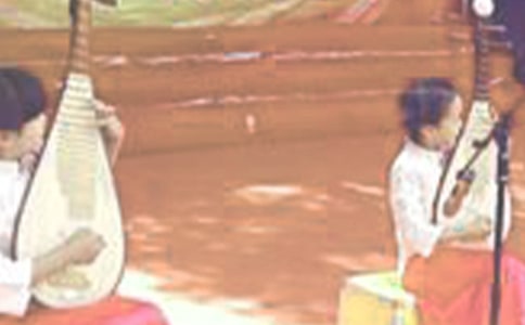 ���ر�����������300����ƪ