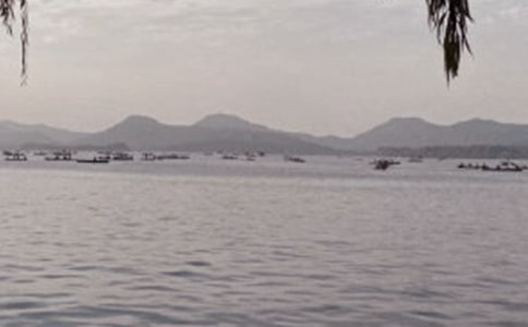 ����������