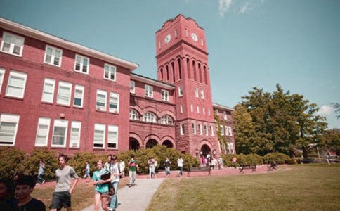 Сѧ���꼶���ģ����ǵ�У԰