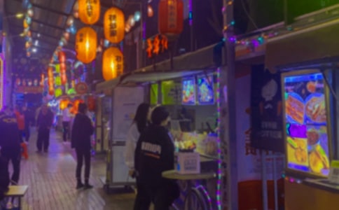 ҹ������300��