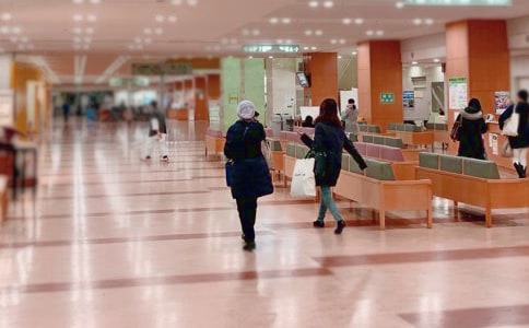 ҽԺ����300��