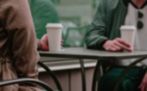 �ҺͶ����и�Լ������800��