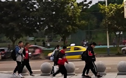 ��ѧ������500��